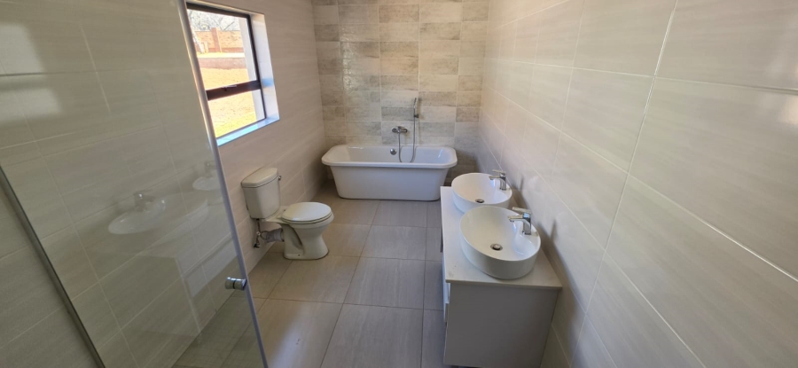 4 Bedroom Property for Sale in Buffelspoort Eco Estate North West